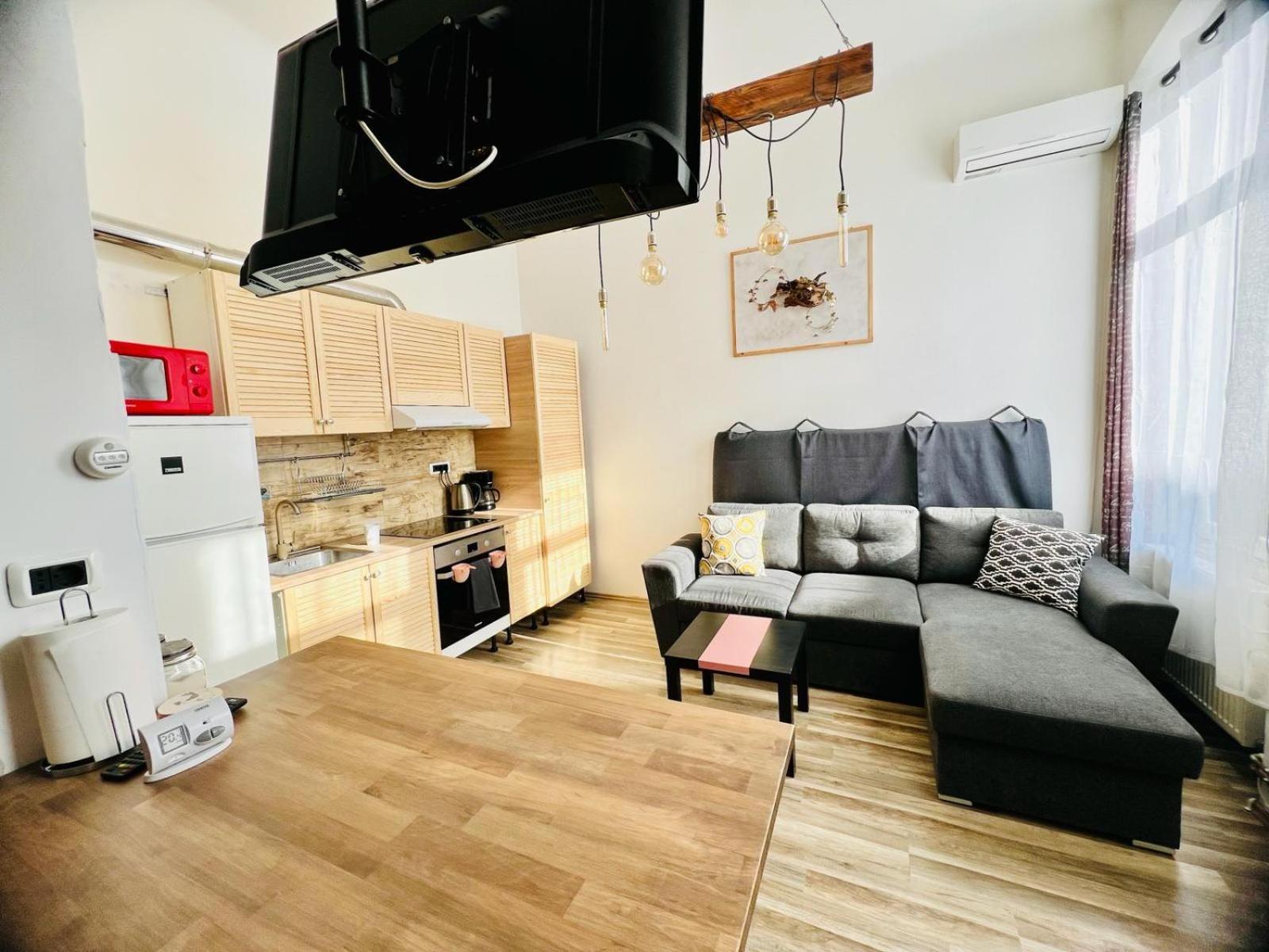 Elizabeth Brasov Apartment ภายนอก รูปภาพ